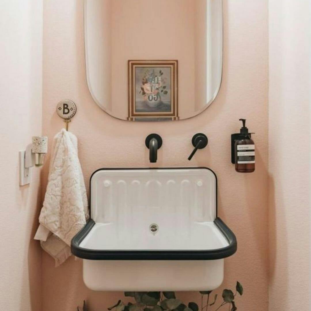 Cover Image for Vintage Bathroom Ideas – Creating Timeless Elegance